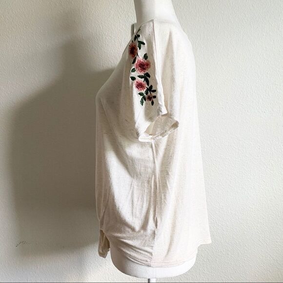 W5 Off White Front Tie Floral Embroidery Short Sleeve Top Stretch Relaxed M boho - Picture 5 of 8